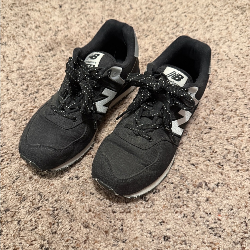 New Balance Black and White Athletic Shoes Youth Girls